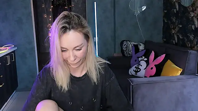 Blckmirrorr's Live XXX Chat