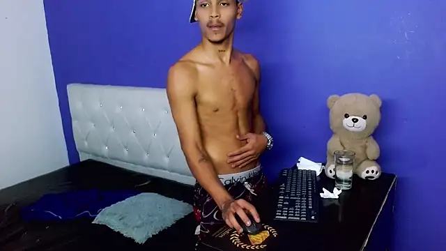 Chat +18 de Angel_foxc13 ao vivo