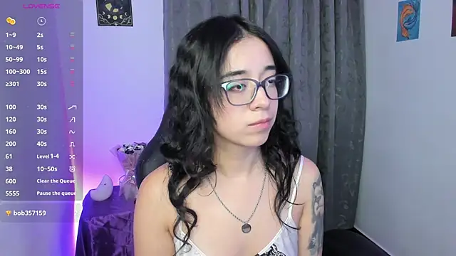Chat +18 de indra_cam ao vivo