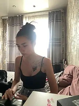 HoTMiA666 Live XXX-chat
