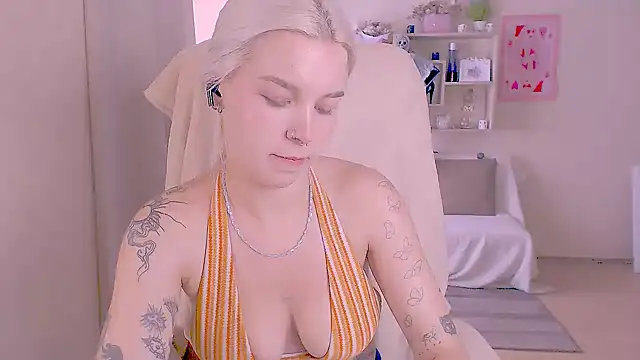 Hot_Blonda লাইভ XXX চ্যাট