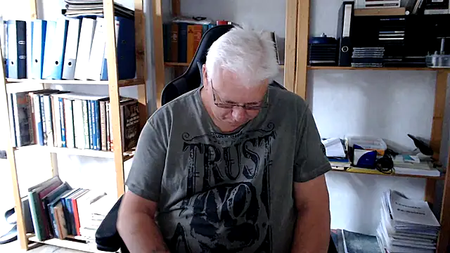 Webkamerová show SchwanzhureXXL