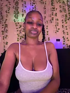 AshleyCa1995 Adlı Modelin Canlı XXX Sohbeti