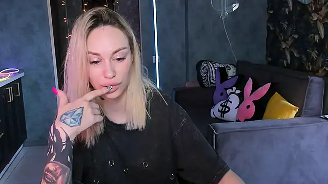 Blckmirrorr Chat XXX in diretta