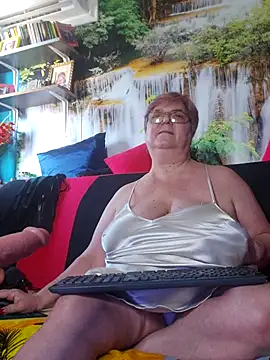QueenPammy1's Live XXX Chat