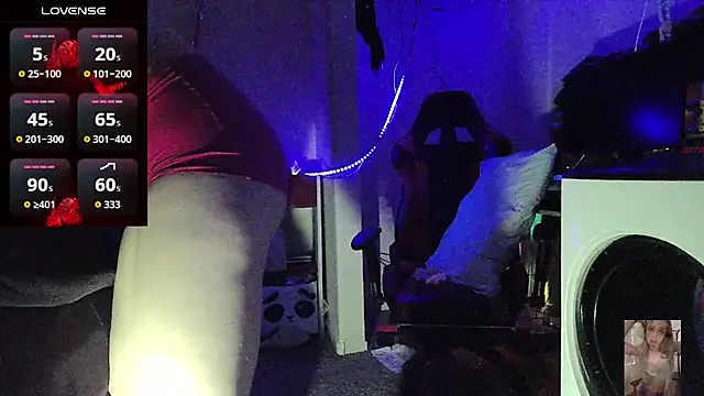 Blondiewithanass' Live XXX Chat