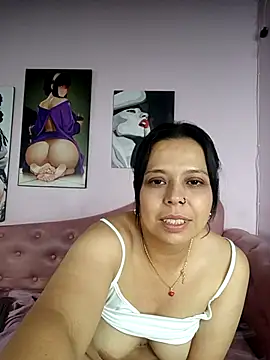 Chatroom XXX en direct de RossyAlvarez