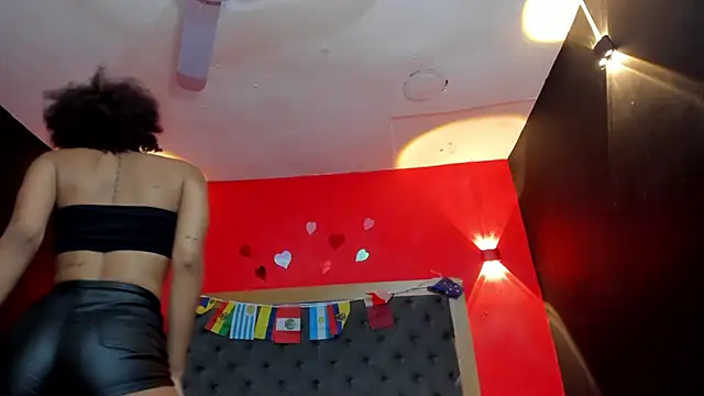 YayaHilton 라이브 XXX 채팅