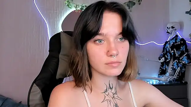 Elastikisss' Live XXX Chat