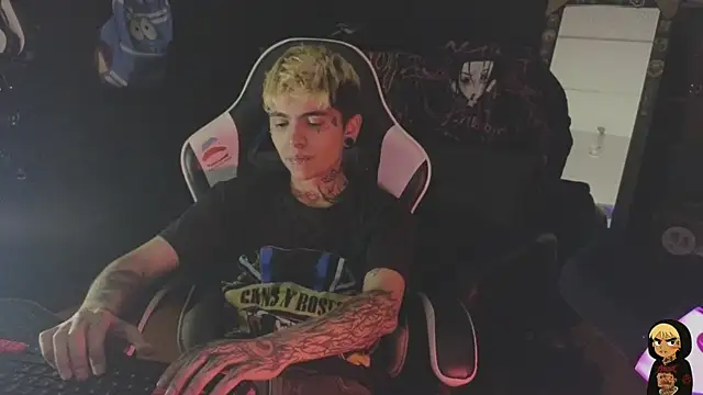 AcidMilo live XXX chat