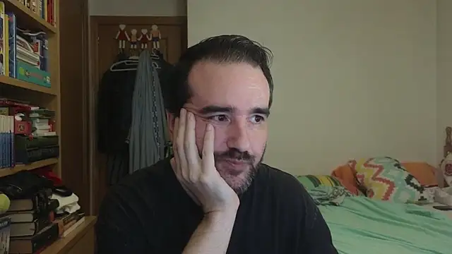 curiosillo83 XXX чат на живо
