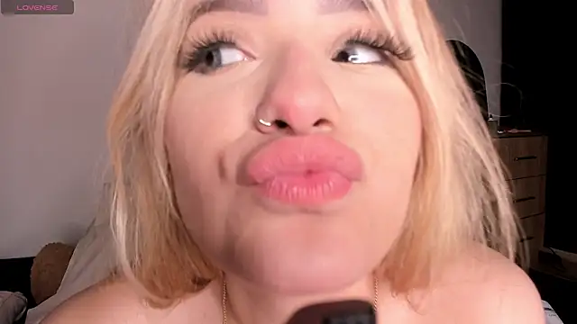 akirahattori Live XXX Chat