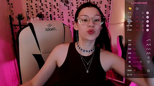 LinaBlossom_'s Live XXX Chat