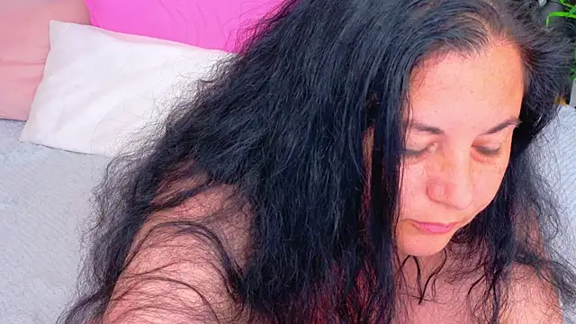Alesha_XO Adlı Modelin Canlı XXX Sohbeti