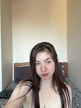 Kira711q's Webcam Show