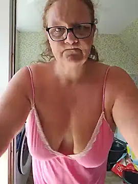 MissQueenBeex's Live XXX Chat