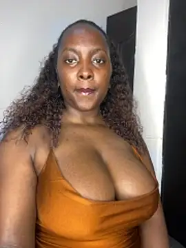 Chat +18 de prettiepearl ao vivo
