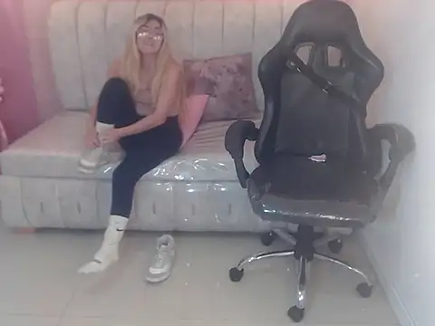 Онлайн чат XXX Kriistal_s
