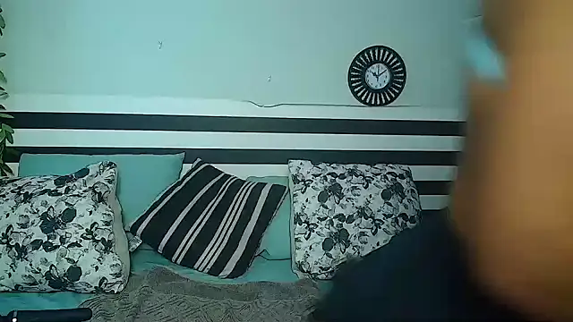 FreakyNubian XXX чат на живо