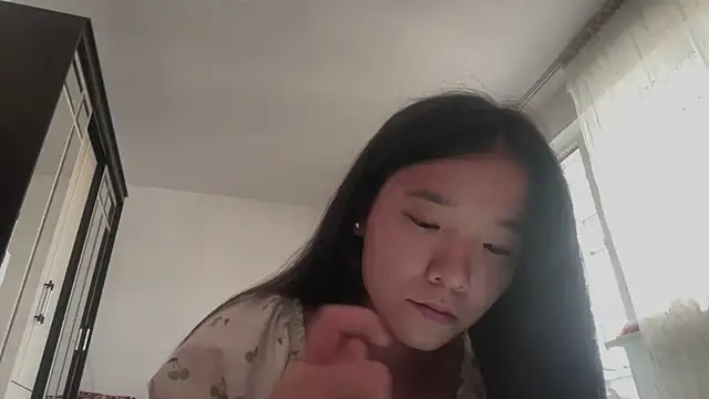 Mika_strawberry's Live XXX Chat