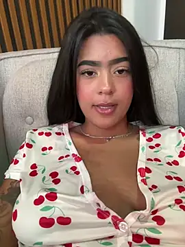 Chat +18 de CaroBeach ao vivo