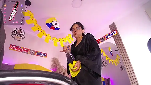 دردشة Amara_Davis1 الجنسية المباشرة