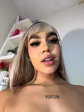 Tyra_malkovaa Chat XXX in diretta