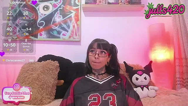 Julls420_ élő XXX-chatje