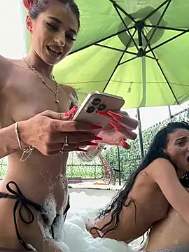 צ'אט XXX בשידור חי של FeetVibe
