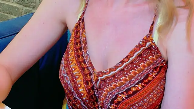 LisaCaprice Chat XXX in diretta
