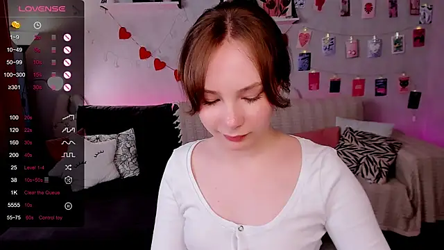 LanaBlu_ élő XXX-chatje