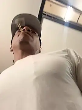 BbcBeezy420 webcam show