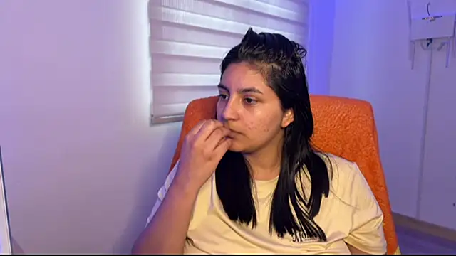 צ'אט XXX בשידור חי של cloe_small