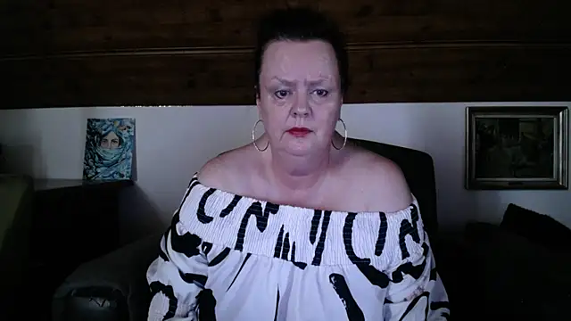 TiffanyMature's Live XXX Chat
