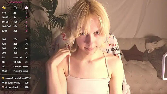 holyedward's Live XXX Chat