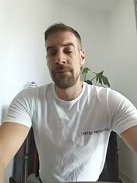 Lambe91 Adlı Modelin Canlı XXX Sohbeti