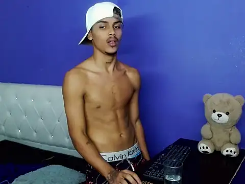 Angel_foxc13 – Naživo XXX chat