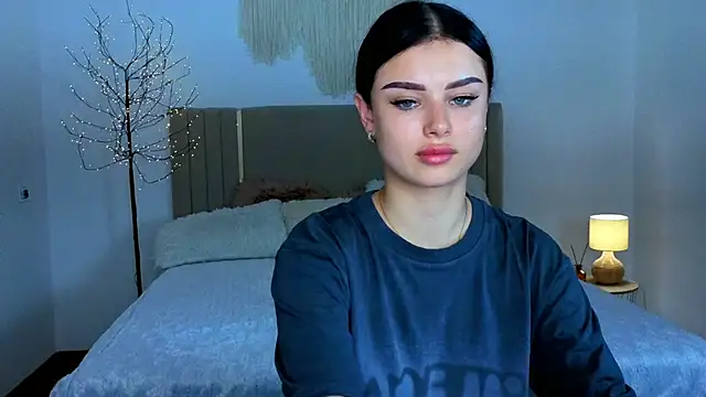 Silena_sky's Live XXX Chat