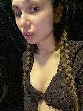 Chat +18 de QuitieLia ao vivo
