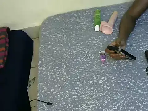 brownfinegirl22's Live XXX Chat