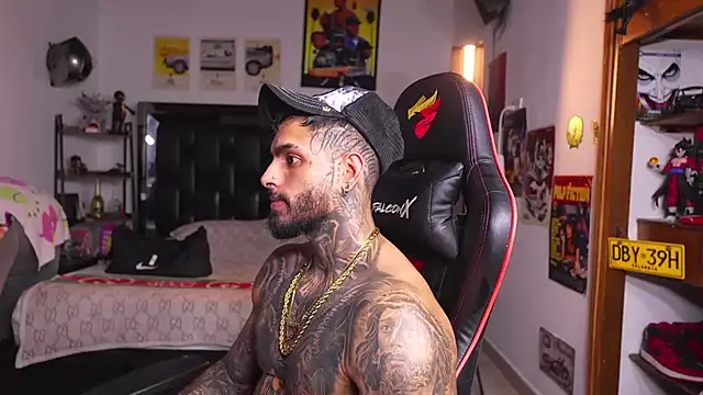 logan_hugh8: вебкам-шоу