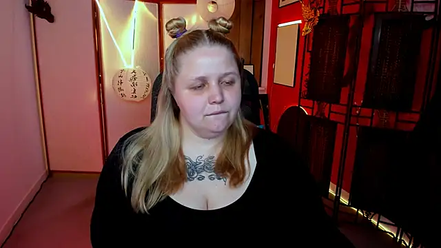 Chat +18 de SladaDell ao vivo