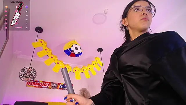 Amara_Davis1 Adlı Modelin Canlı XXX Sohbeti