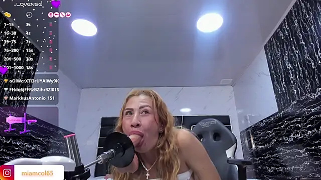 Chat XXX en directo de Ladyy_Scarlett