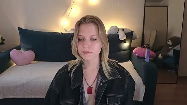 Viki_Charm Chat XXX live