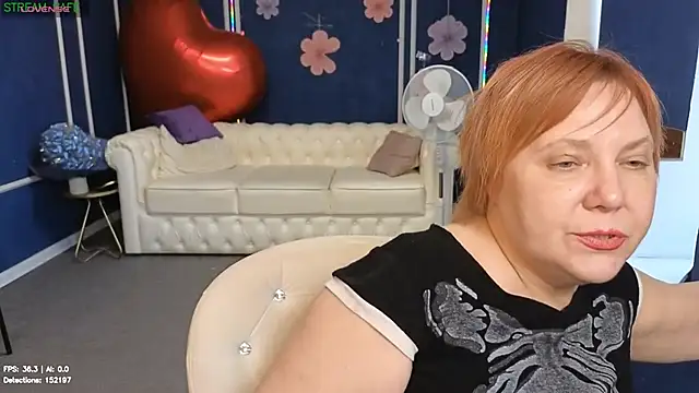 دردشة Kira_Kenett الجنسية المباشرة