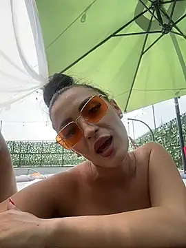 VictoriaLanes' Live XXX Chat
