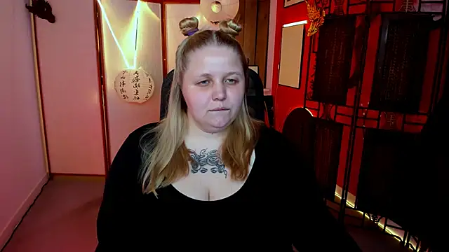 SladaDell's Live XXX Chat