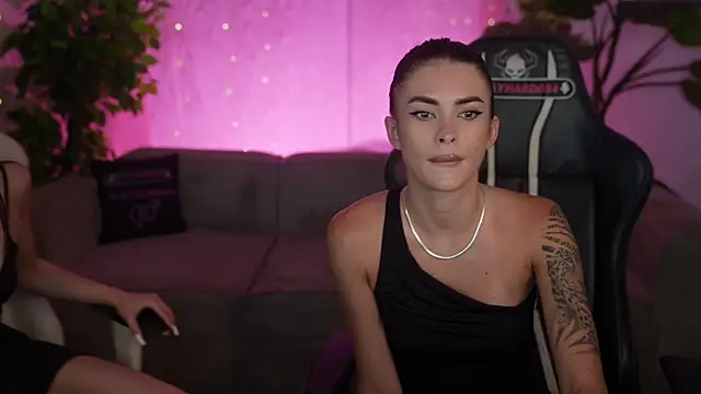 Selena_Glown Live XXX chat
