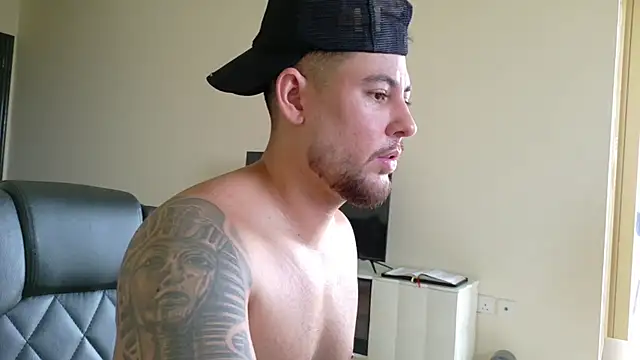 maximus888A Live XXX-Chat
